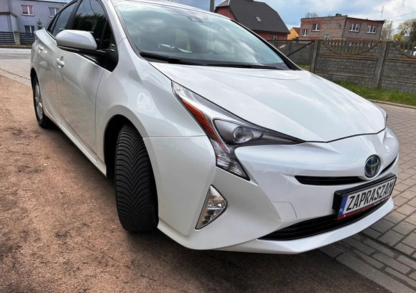 Toyota Prius cena 89900 przebieg: 6340, rok produkcji 2017 z Ząbki małe 326